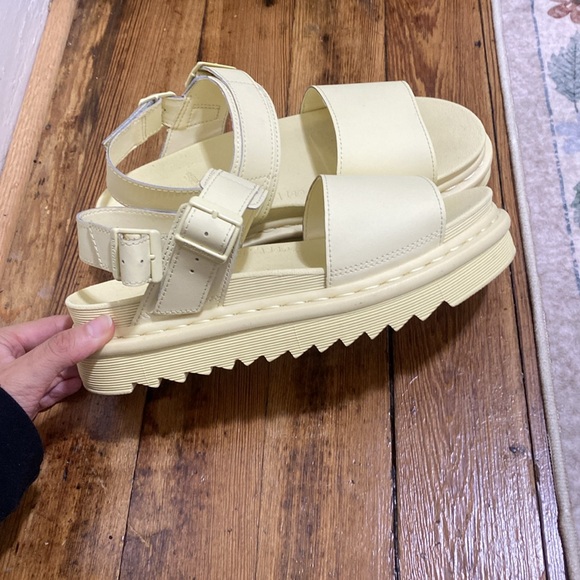 Size 10 VOSS WOMEN'S LEATHER STRAP SANDALS Dr Marten Pastel Yellow - Picture 5 of 7